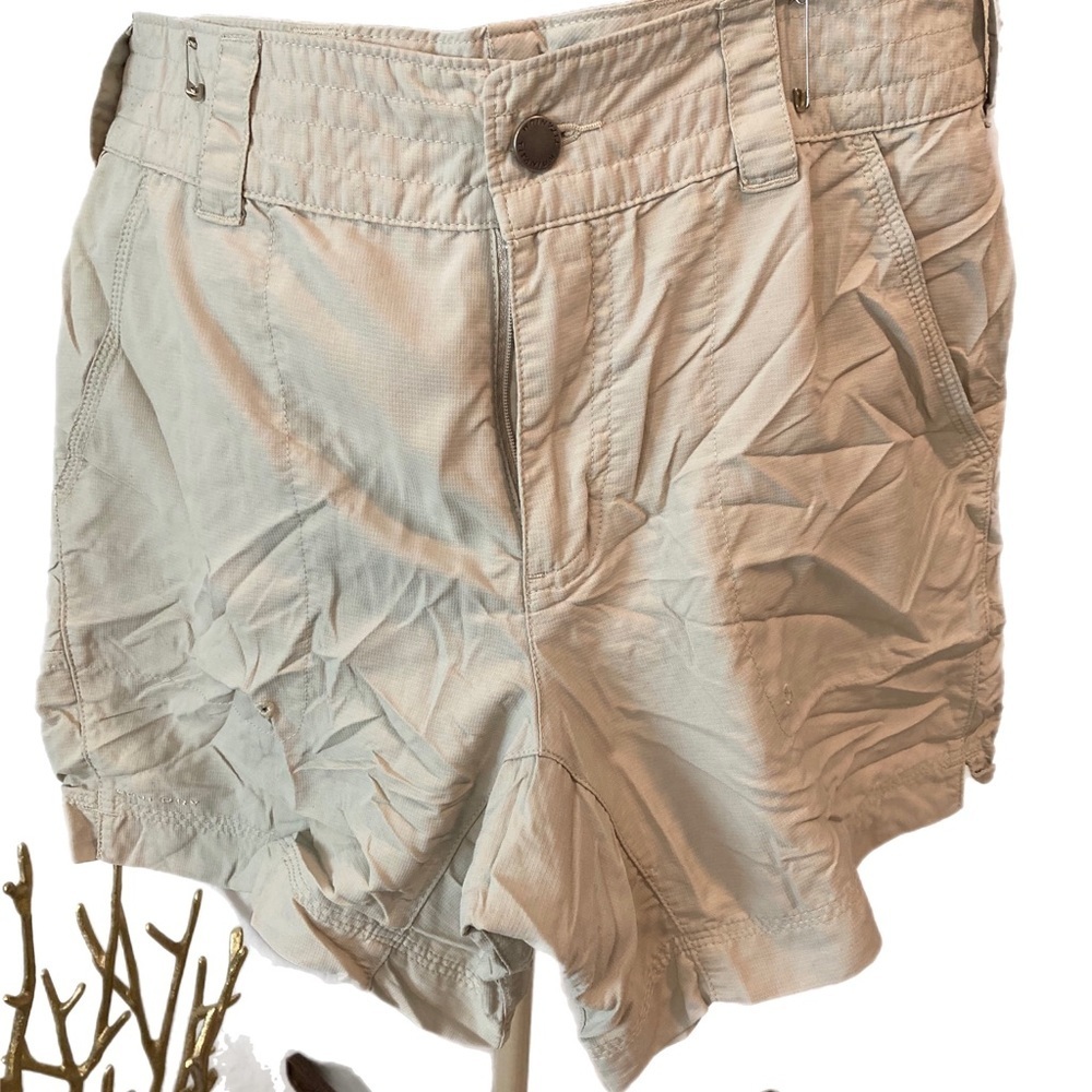 Columbia Shorts Gorpcore Titanium Packable Rip Stop Pockets Shorts Women SZ 8